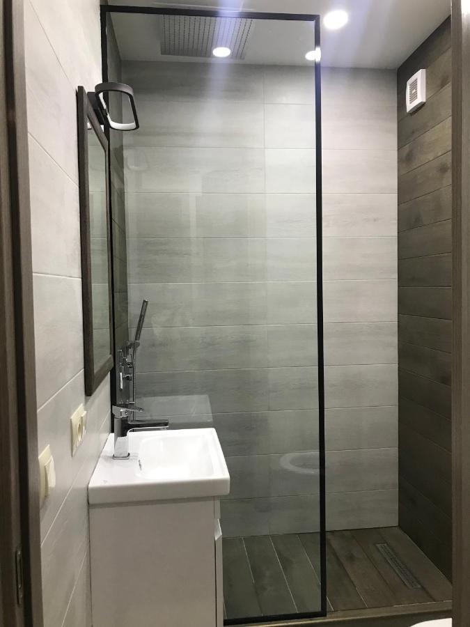 Superior Apartment On Kostava Tbilisi Esterno foto