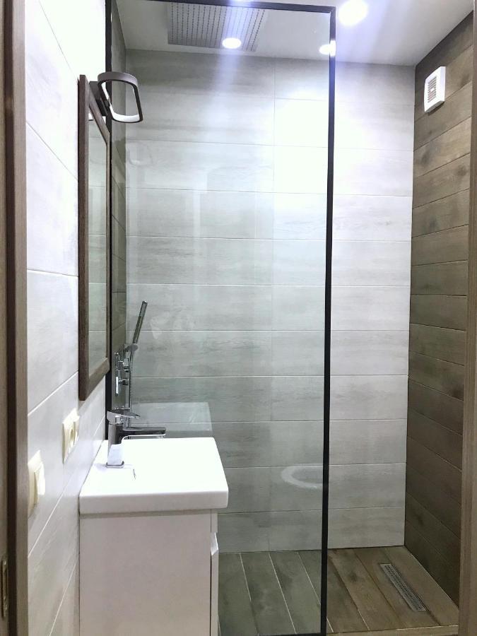 Superior Apartment On Kostava Tbilisi Esterno foto