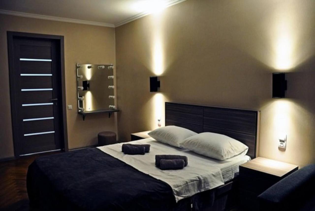 Superior Apartment On Kostava Tbilisi Esterno foto