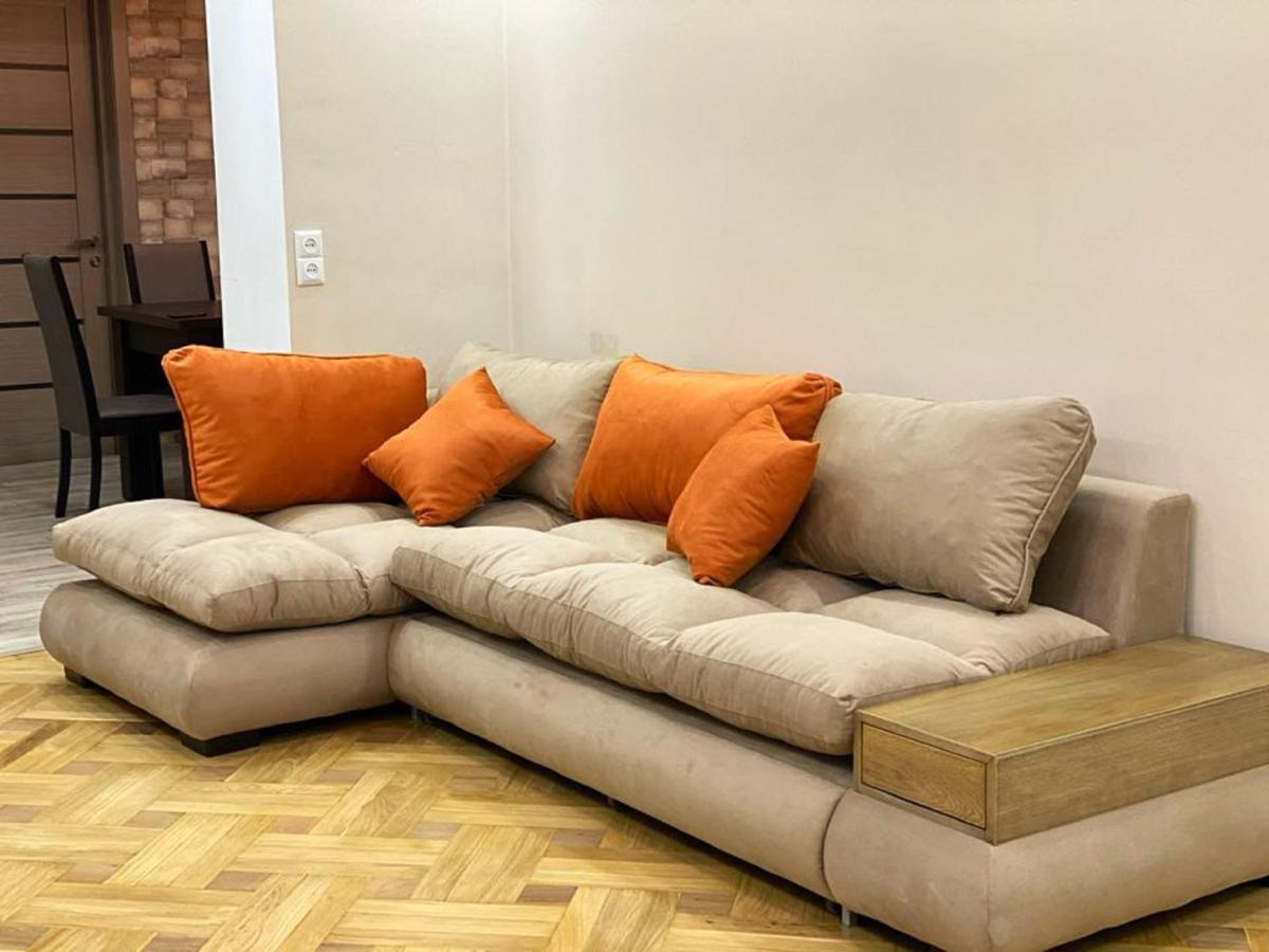 Superior Apartment On Kostava Tbilisi Esterno foto